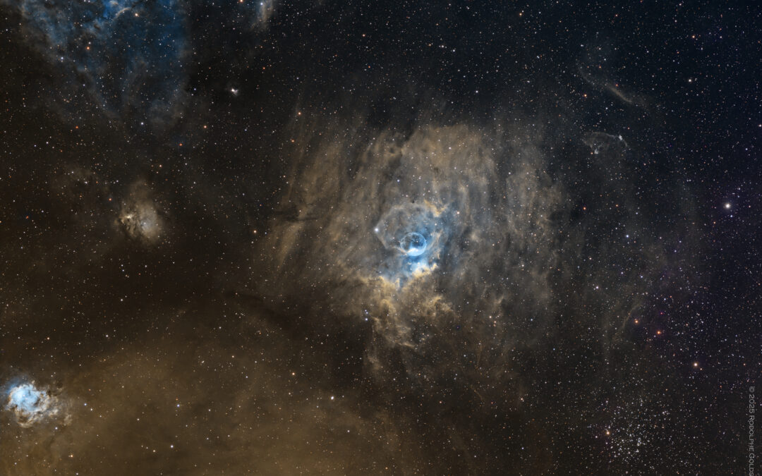 Sh 2-162 – Nébuleuse de la Bulle accompagnée de M 52 (en SHO)