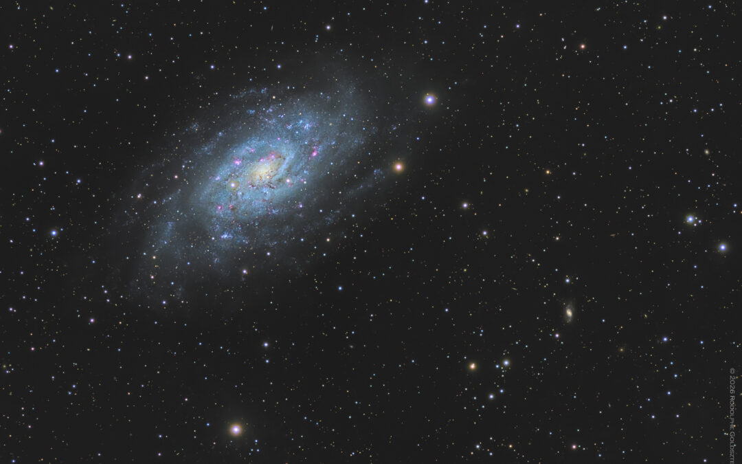 NGC 2403 dans la Girafe, en LRGB